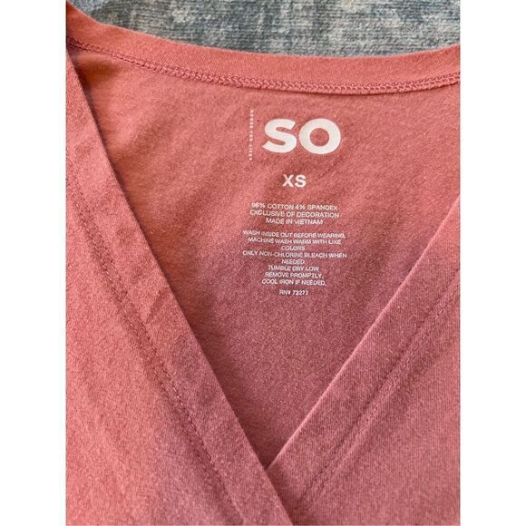 SO Peach Pink Short Sleeve Faux Wrap Front Crop Top XS - Picture 3 of 4